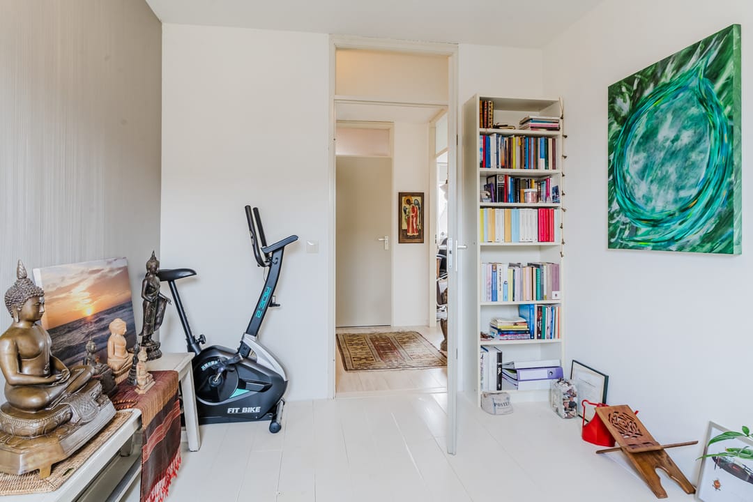 Photo 13 of Akelei 100