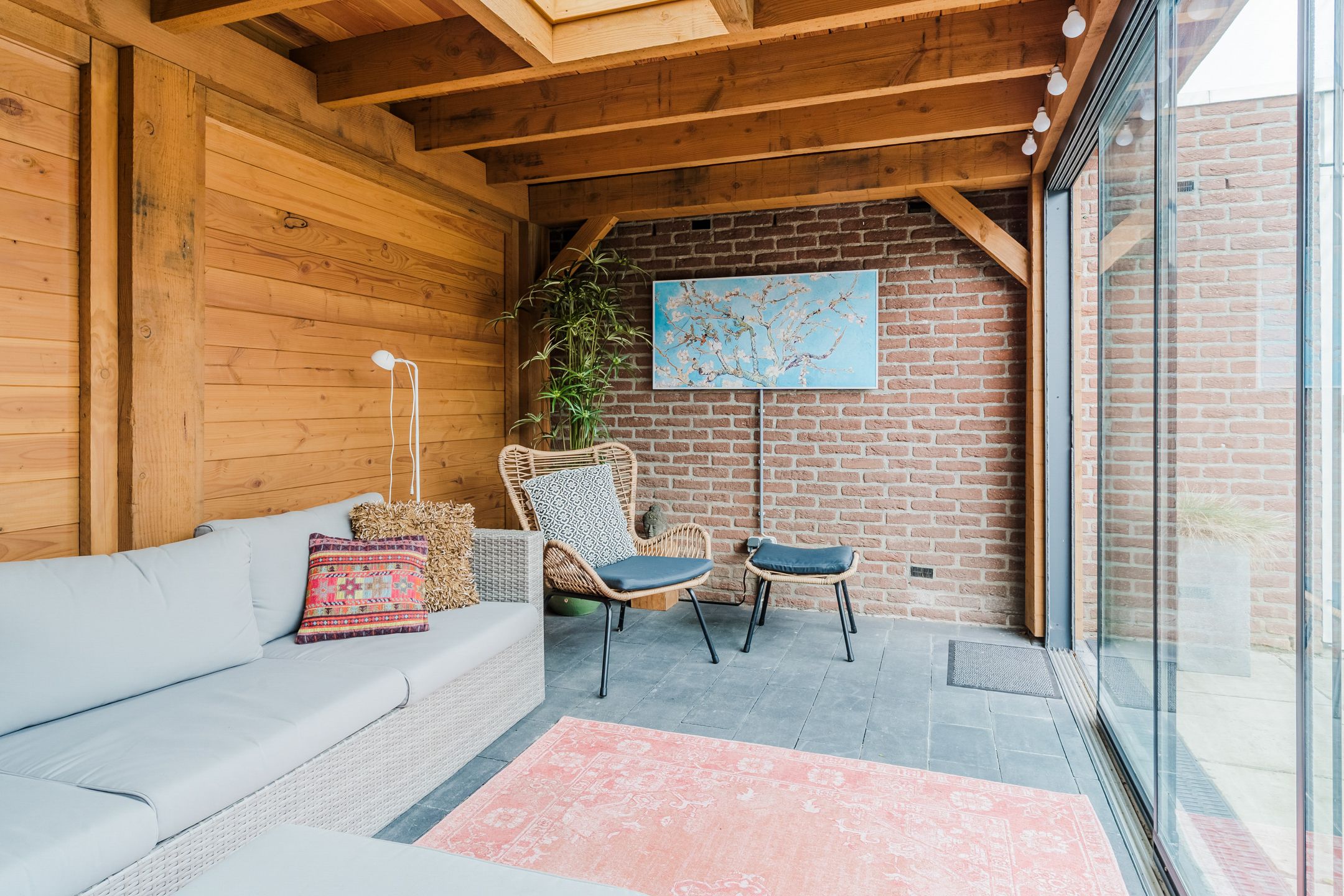 Photo 27 of Akelei 100