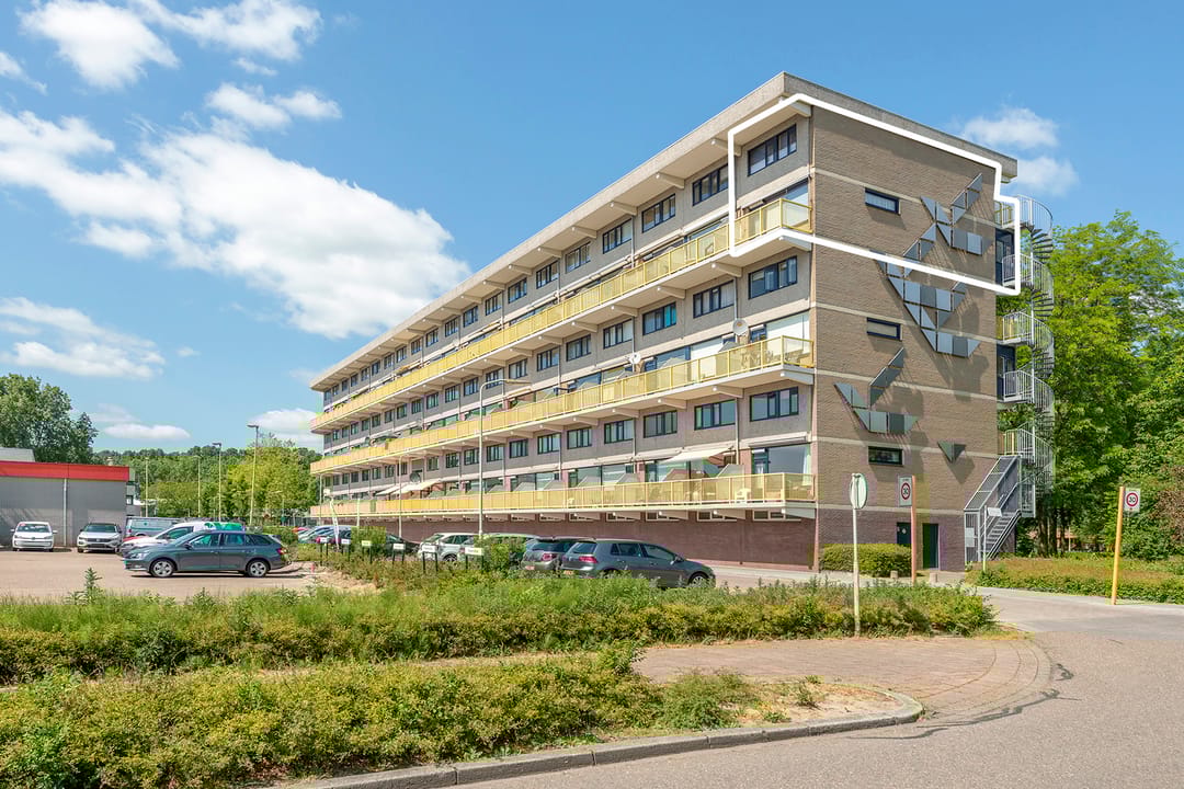 Photo 1 of Dokter van Stratenweg 301