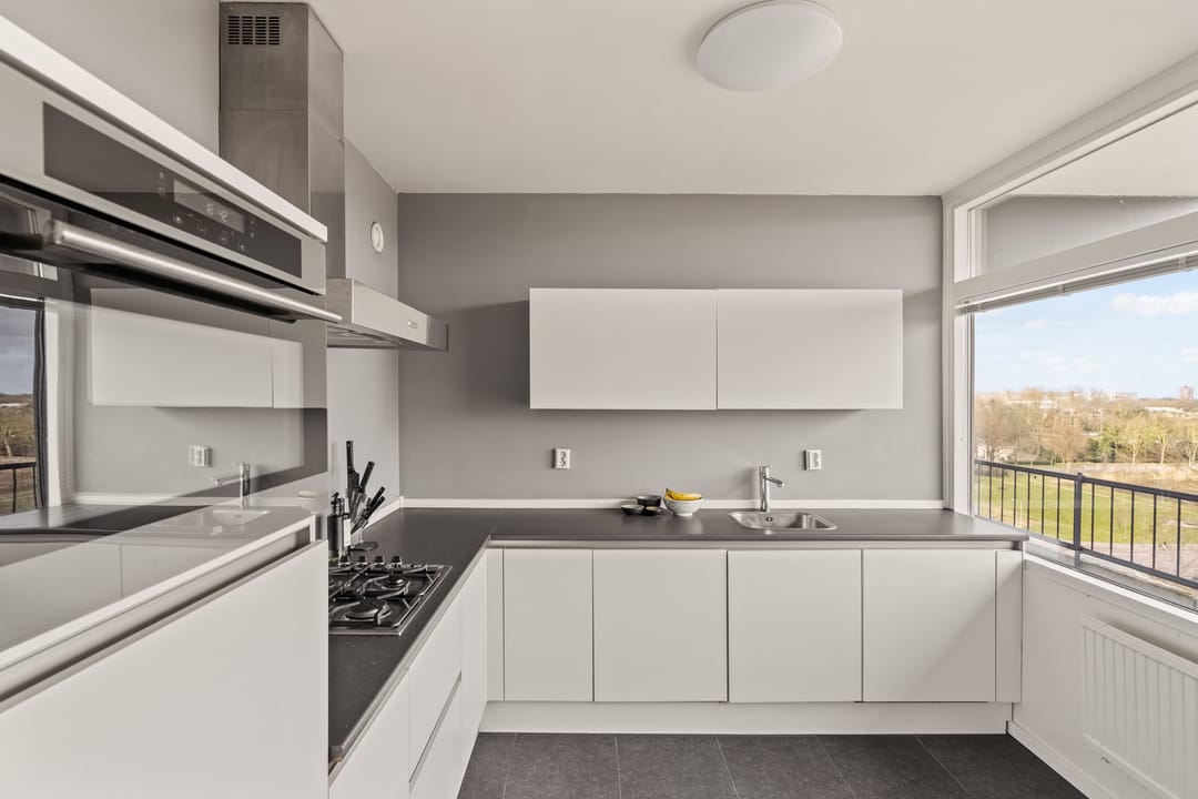 Photo 2 of Middenwetering 301