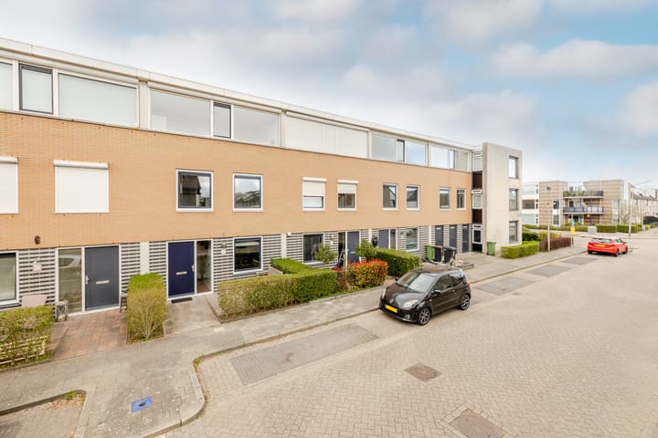 Bisschop Romerostraat 6