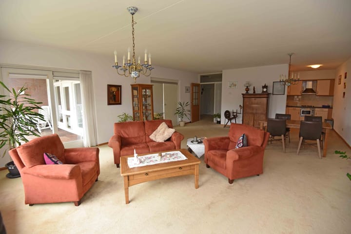 Foto 15 van Burgemeester Weertslaan 8