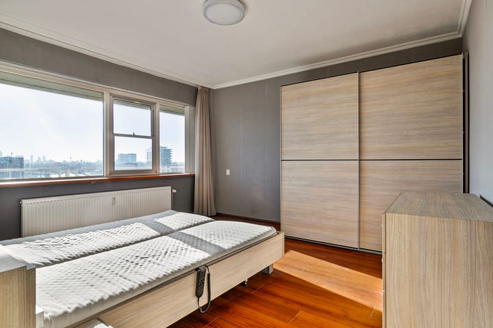 Photo 11 of Louis Raemaekersstraat 141