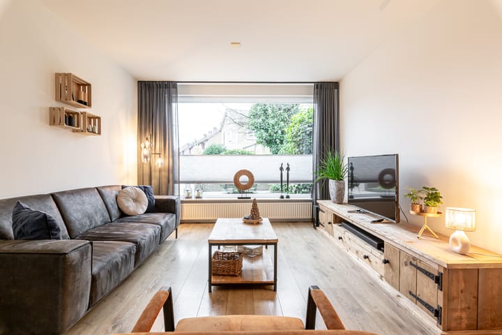 Foto 2 van Middenlaan 5