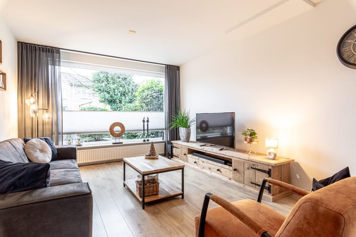 Foto 3 van Middenlaan 5