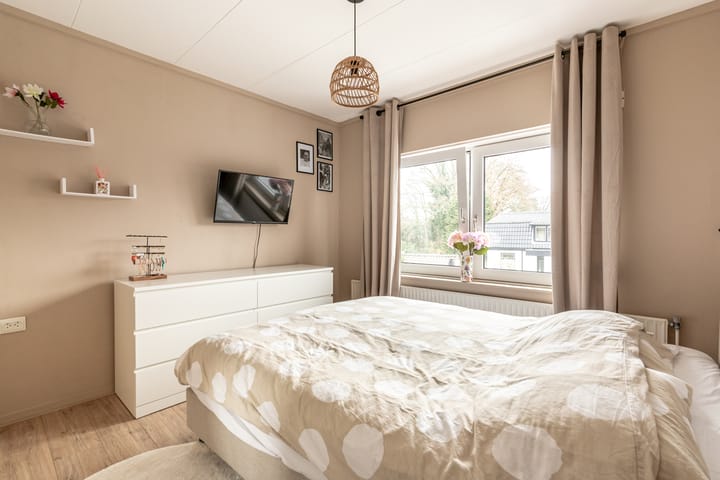 Foto 16 van Middenlaan 5