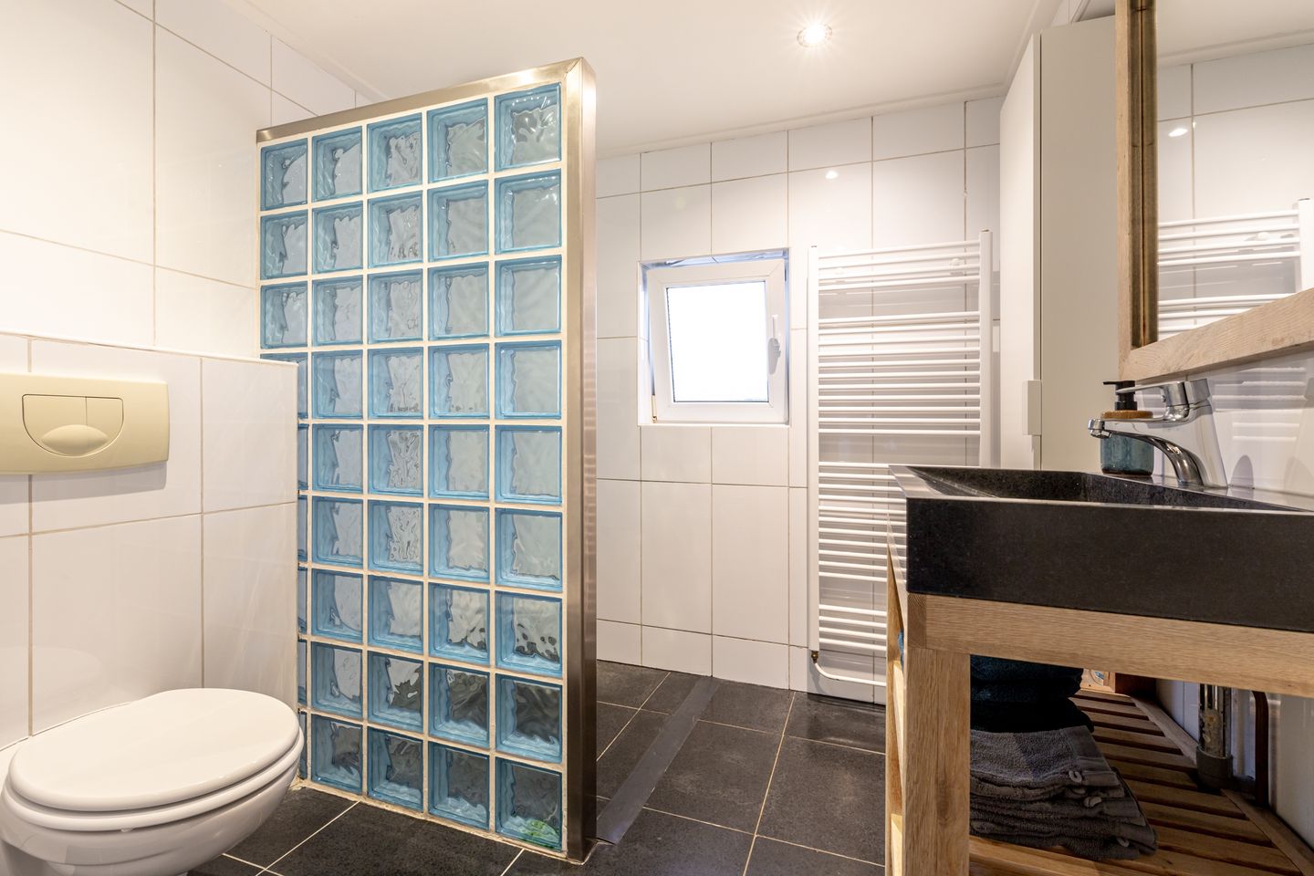 Foto 20 van Middenlaan 5