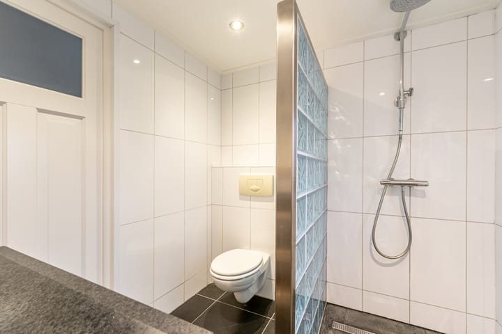 Foto 21 van Middenlaan 5