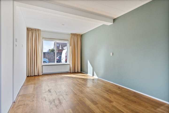 Foto 9 van Burg. Langebeekestraat 32