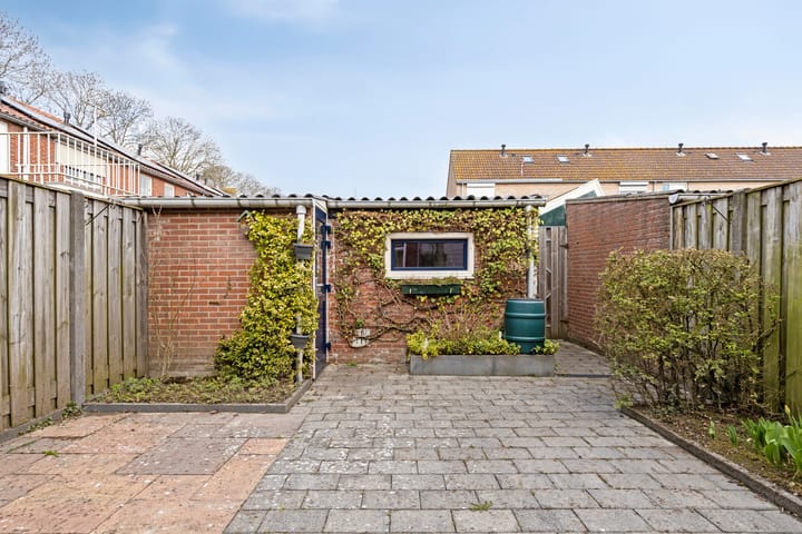 Foto 28 van Burg. Langebeekestraat 32