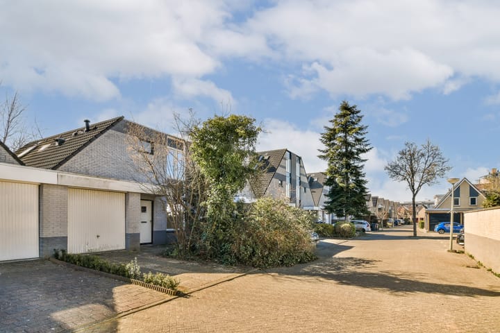 Foto 1 van Bakema-erf 63