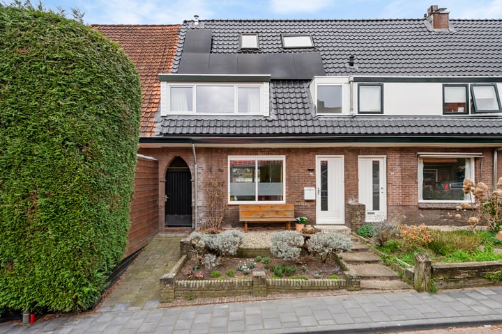 Veritasweg 8