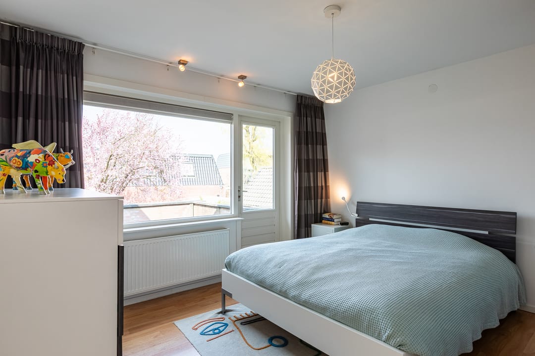 Photo 28 of Emmastraat 27-A