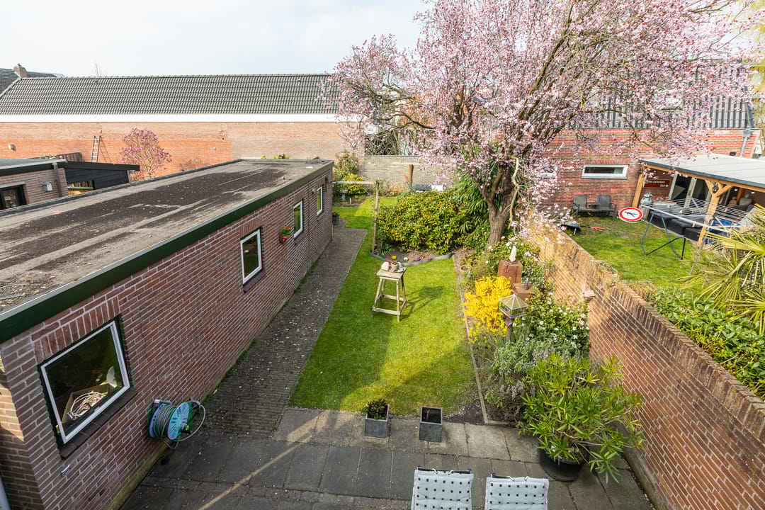 Photo 32 of Emmastraat 27-A