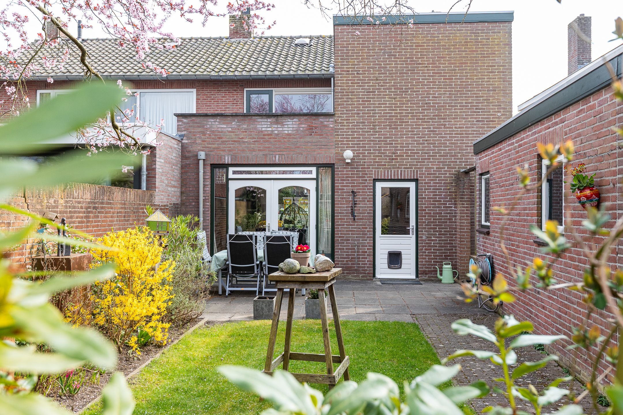 Photo 39 of Emmastraat 27-A