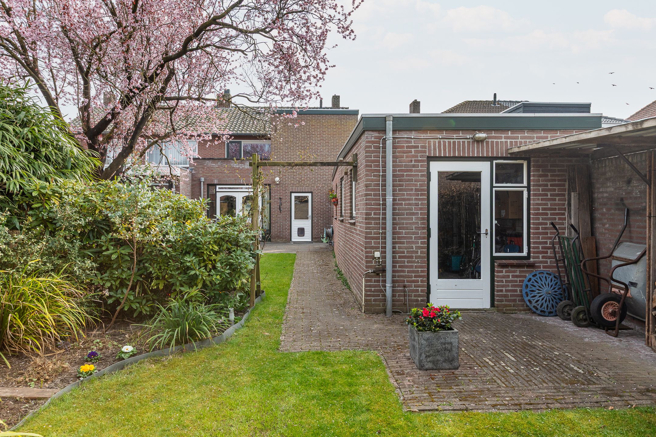Photo 45 of Emmastraat 27-A