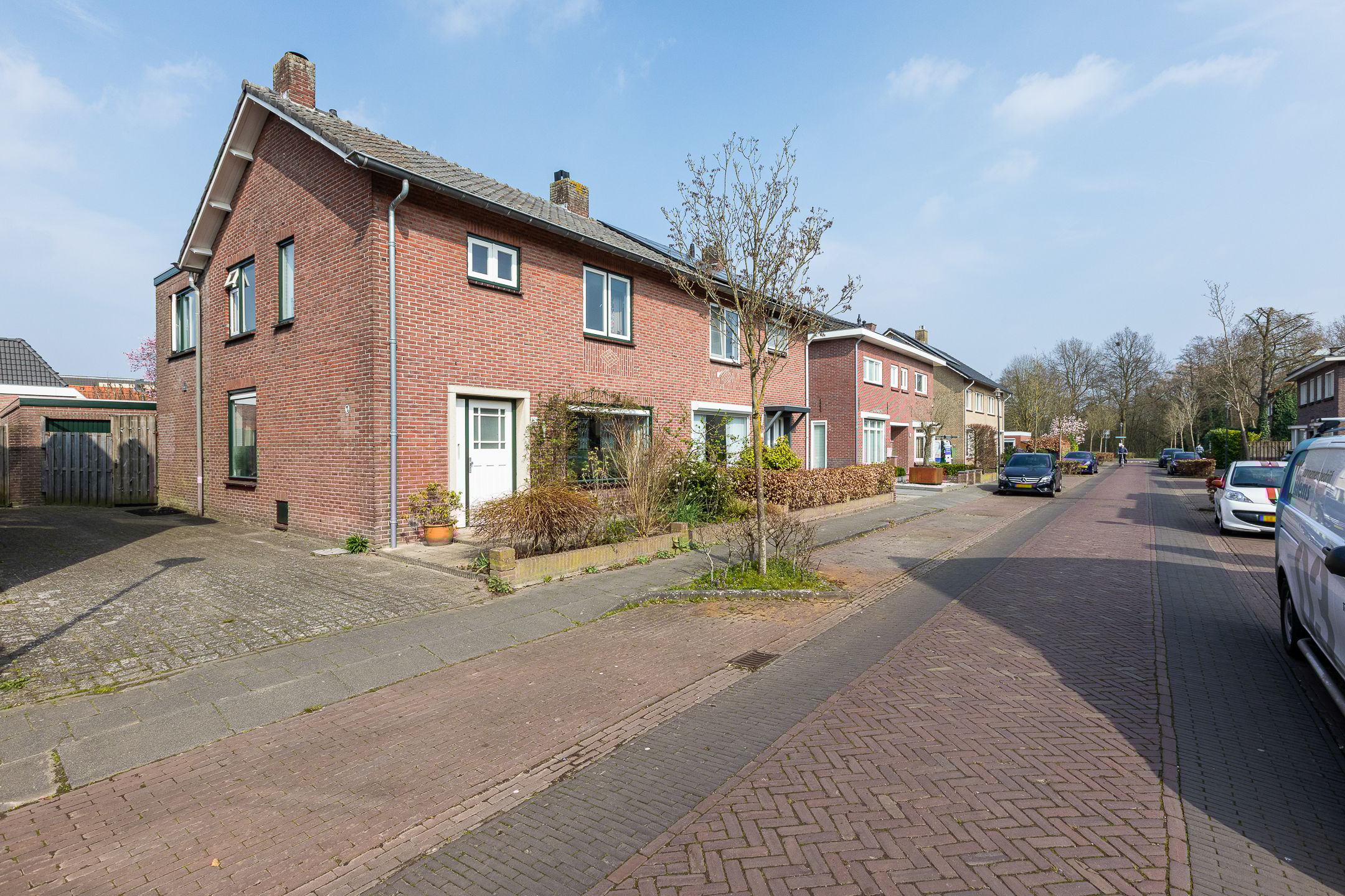 Photo 48 of Emmastraat 27-A