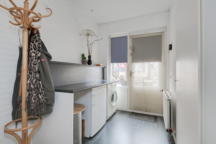 Foto 25 van Ravenhorsterweg 83-I