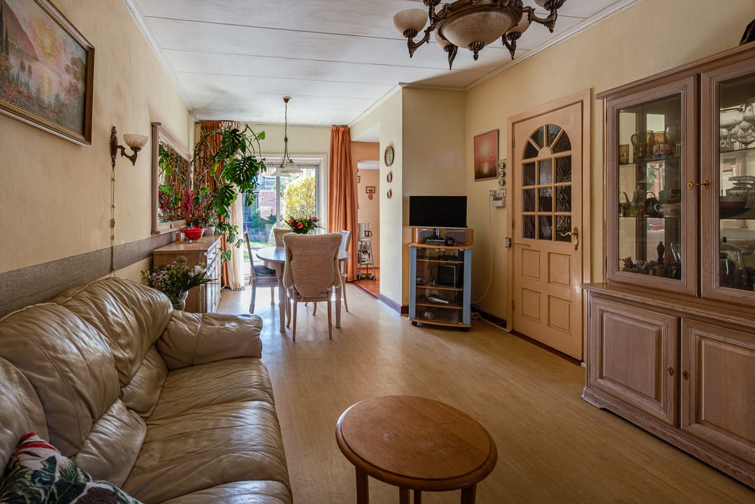 Photo 2 of Mezenstraat 12