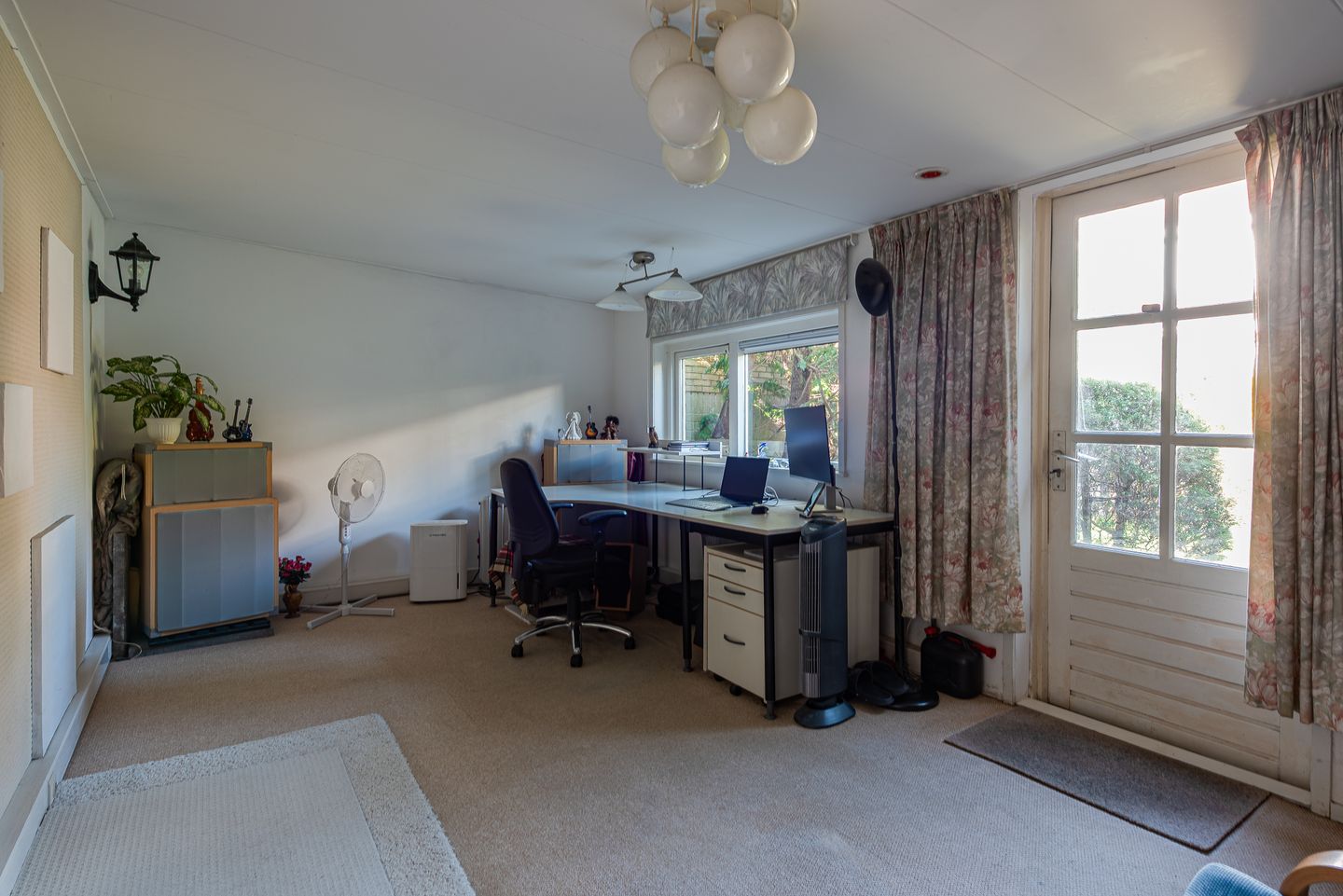 Photo 14 of Mezenstraat 12