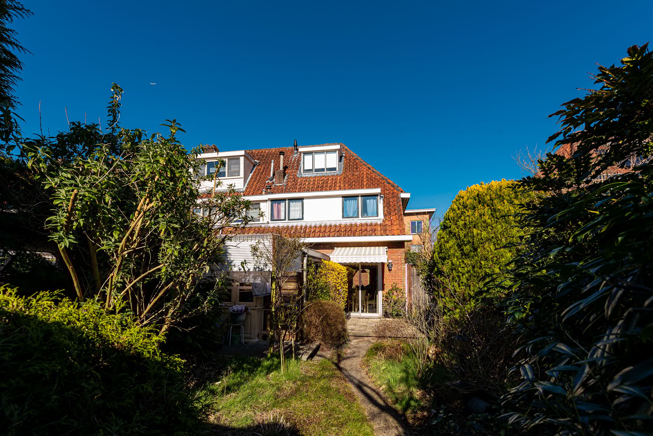 Photo 24 of Mezenstraat 12