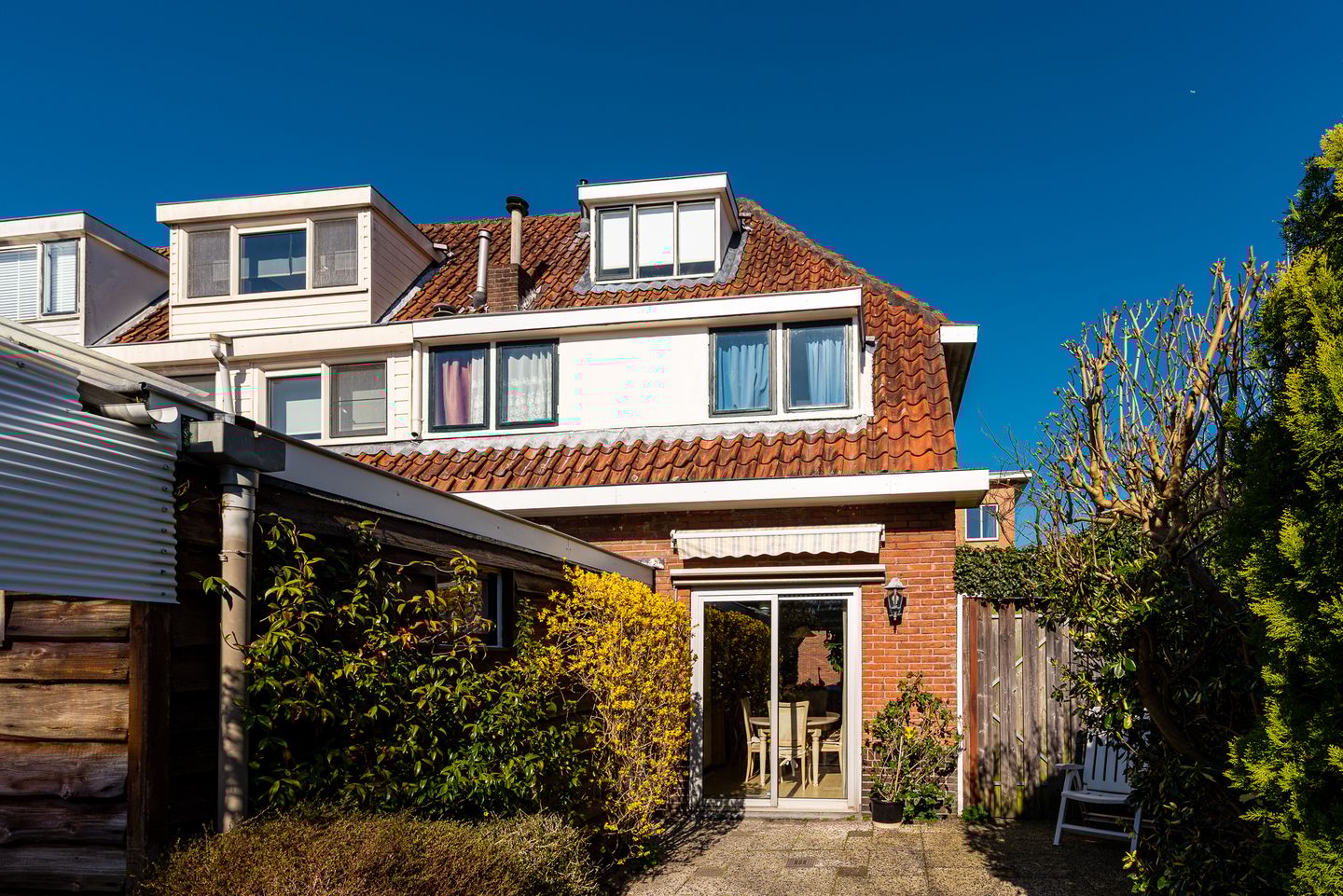 Photo 25 of Mezenstraat 12