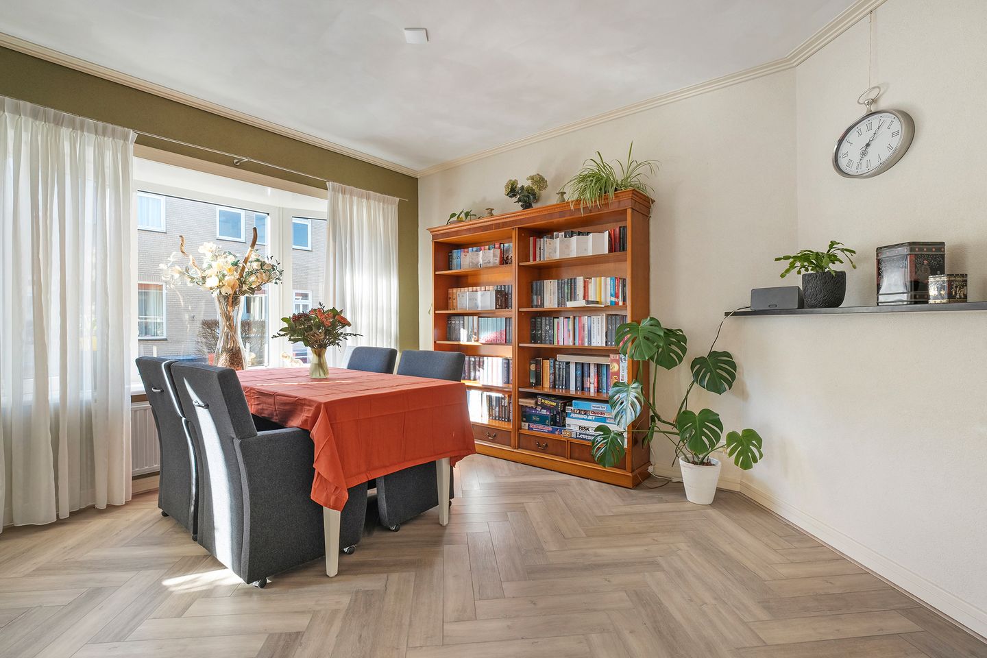 Photo 20 of van Echtenstraat 5-A