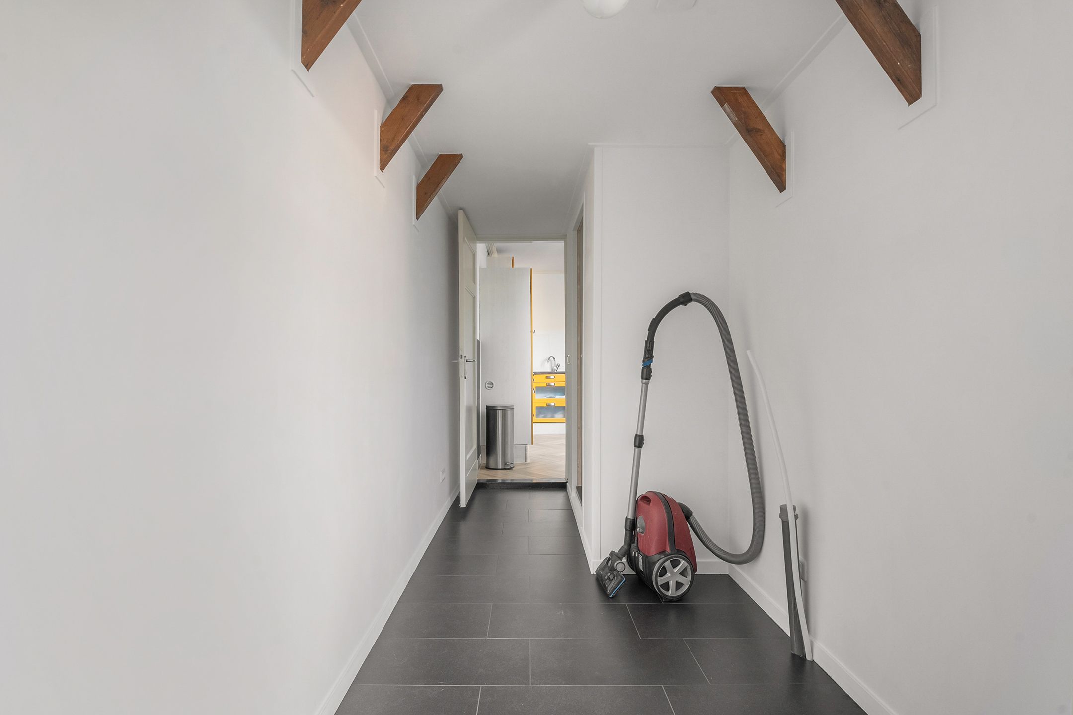 Photo 30 of van Echtenstraat 5-A