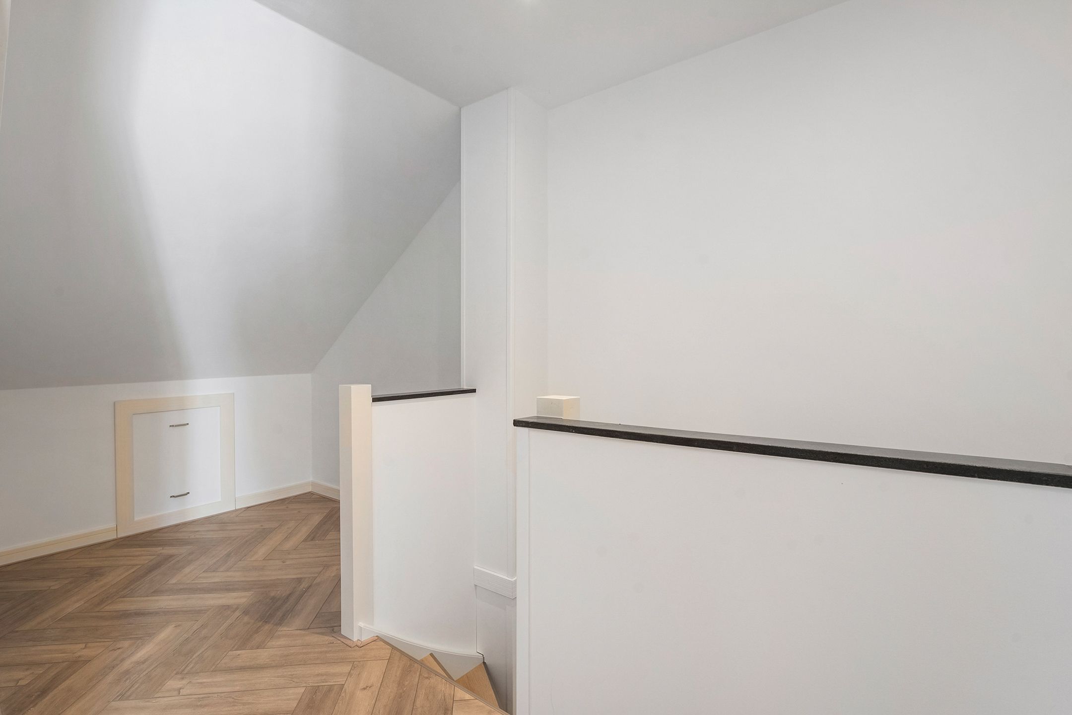 Photo 33 of van Echtenstraat 5-A