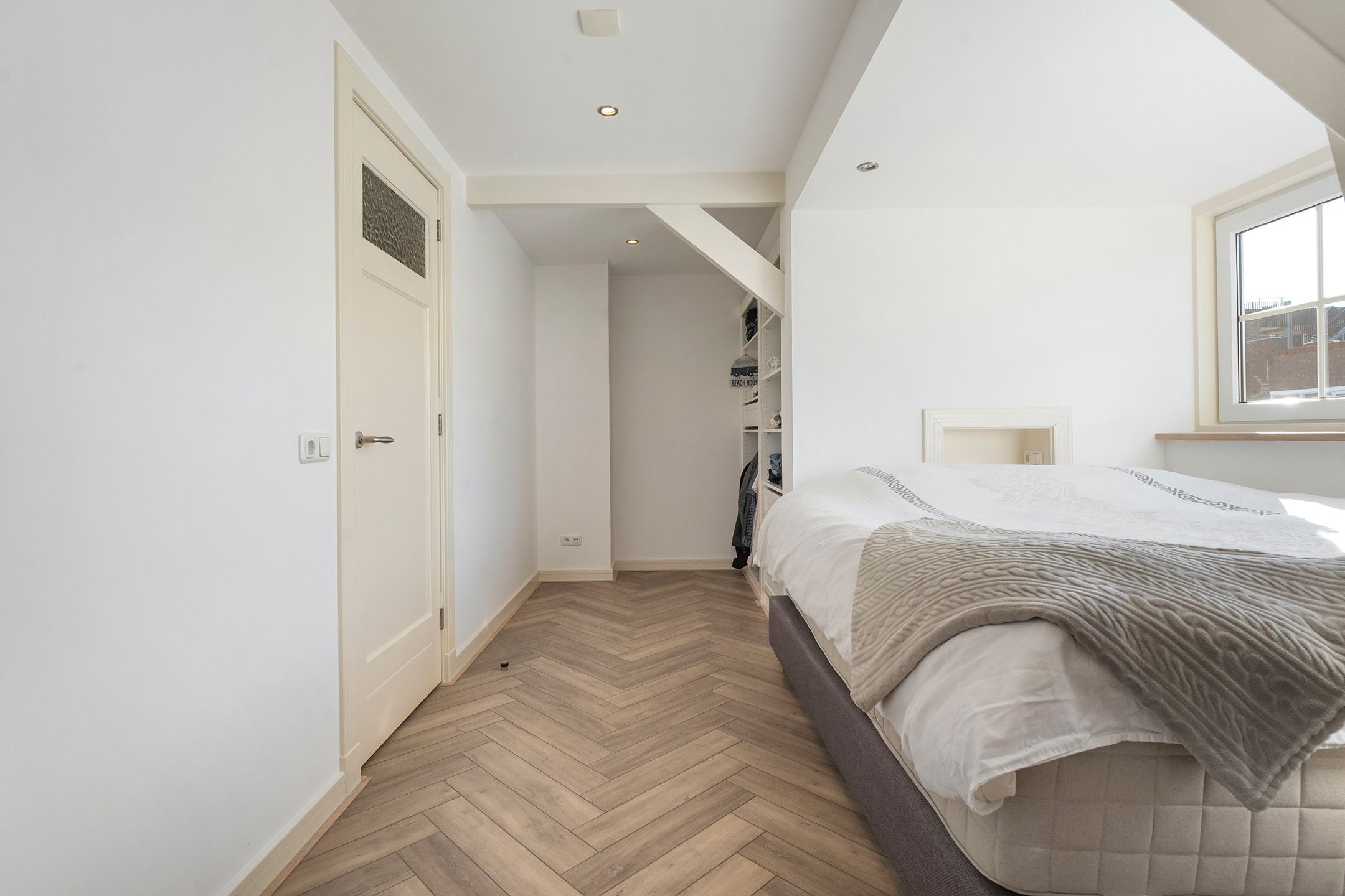 Photo 36 of van Echtenstraat 5-A