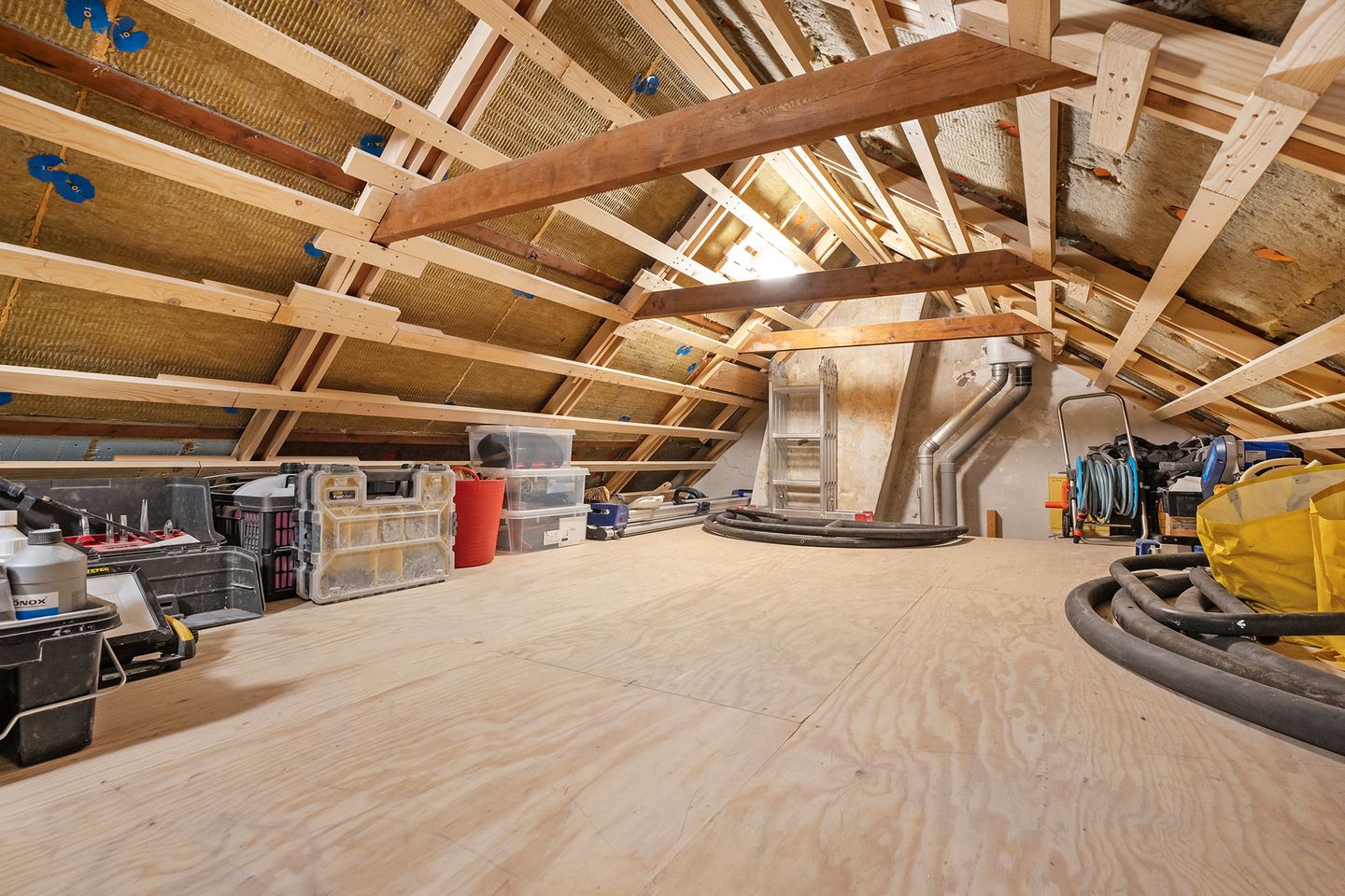 Photo 40 of van Echtenstraat 5-A