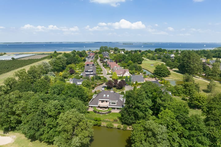 Photo 1 of Grevelingenhout 170