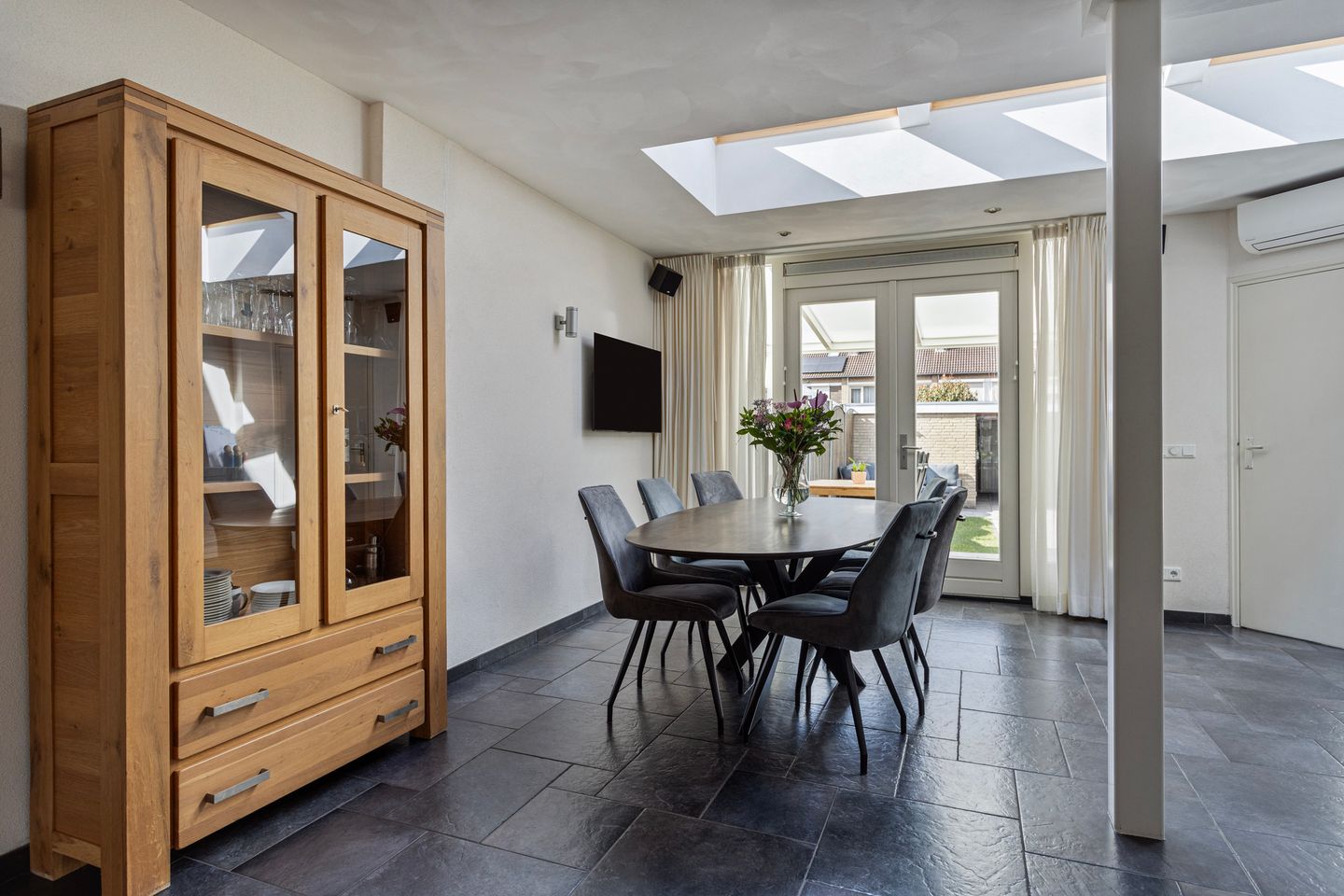 Photo 14 of Bernard de Merodestraat 12