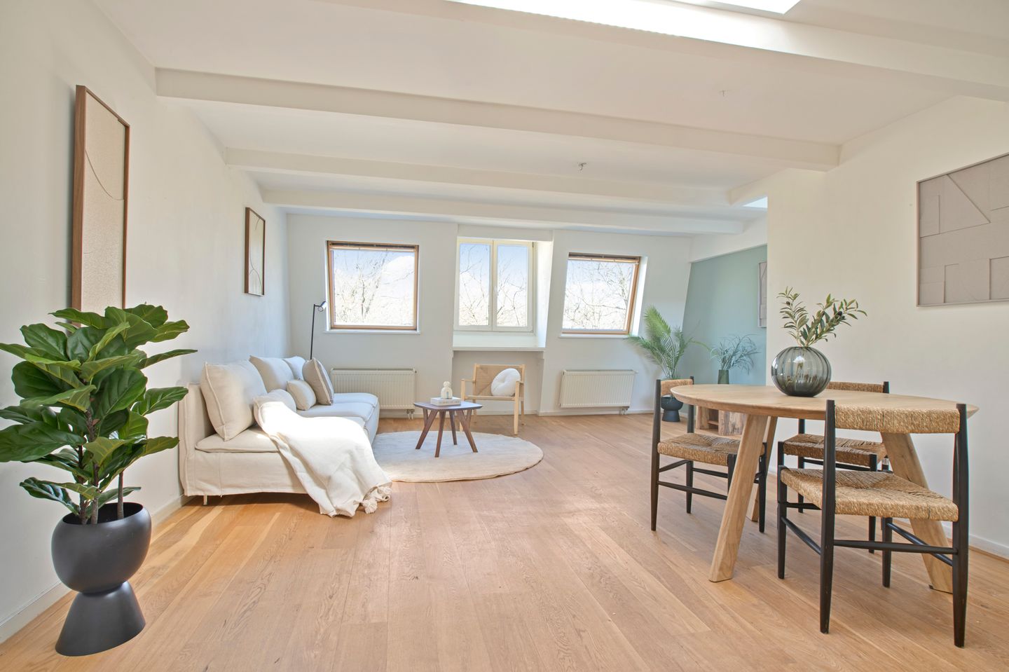 Foto 5 van Van Oldenbarneveldtplein 17-4