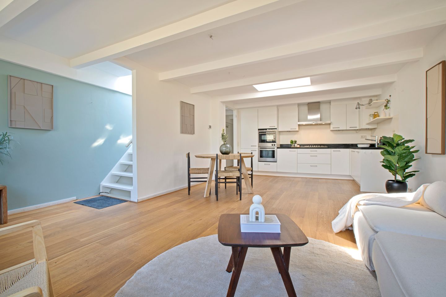 Foto 10 van Van Oldenbarneveldtplein 17-4