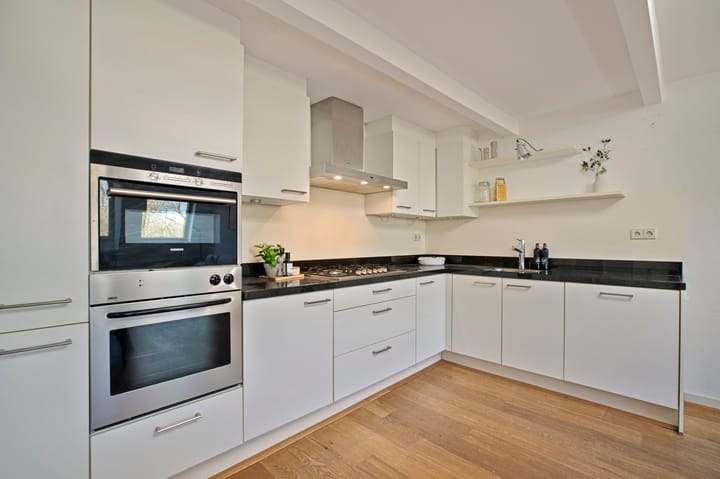 Foto 12 van Van Oldenbarneveldtplein 17-4