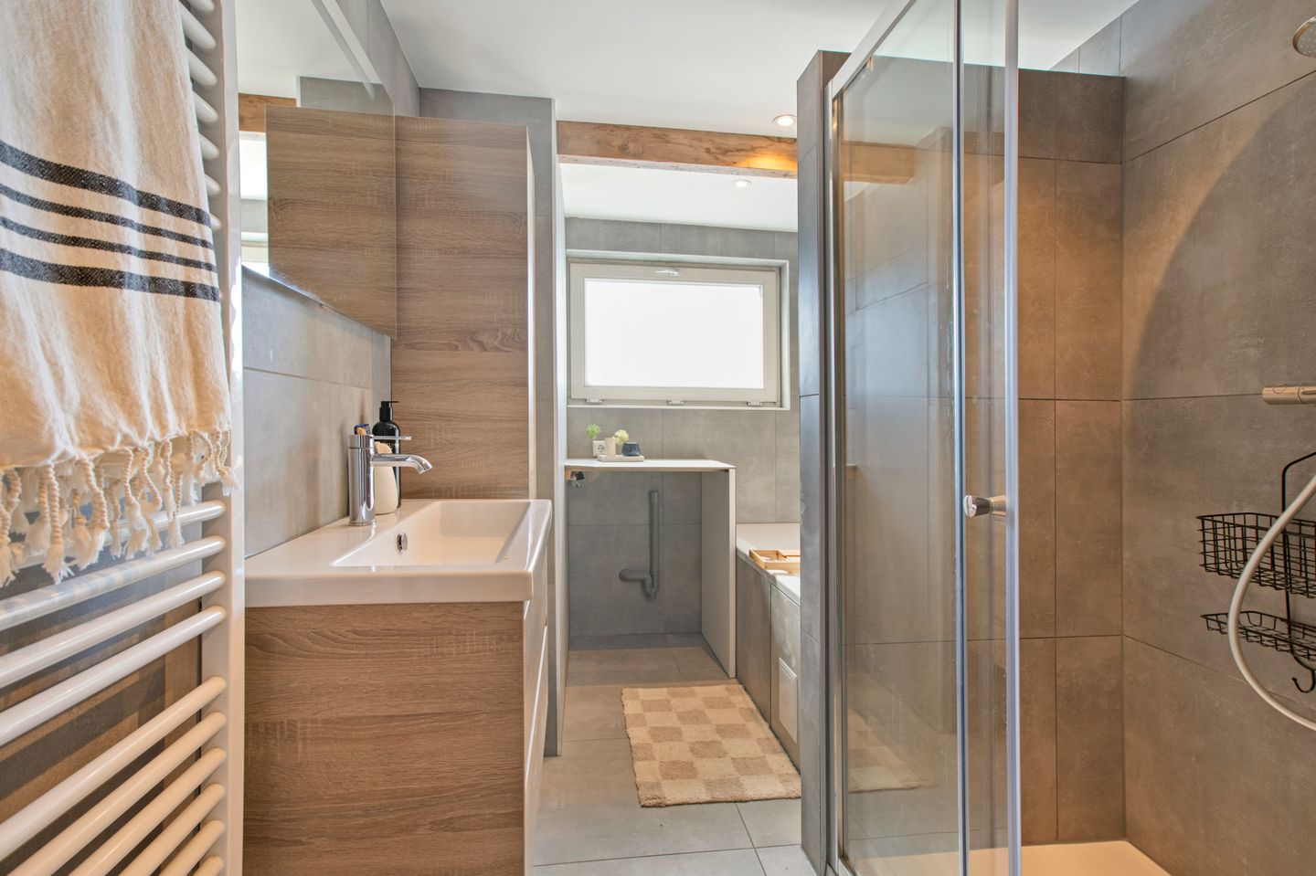 Foto 19 van Van Oldenbarneveldtplein 17-4