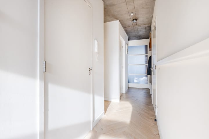 Foto 13 van Eerste Anjeliersdwarsstraat 12-B