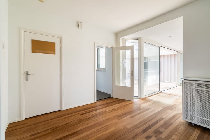 Photo 4 of Pieter Postlaan 10