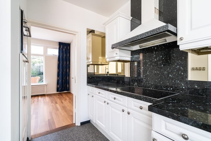 Photo 16 of Pieter Postlaan 10