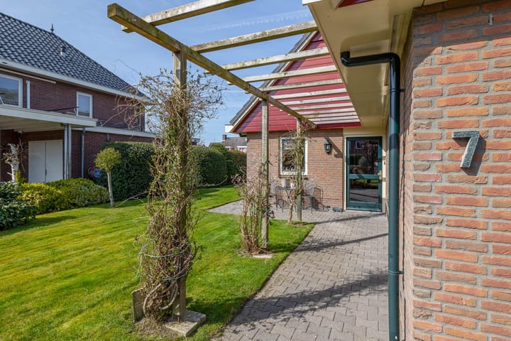 Foto 15 van Kompas 7