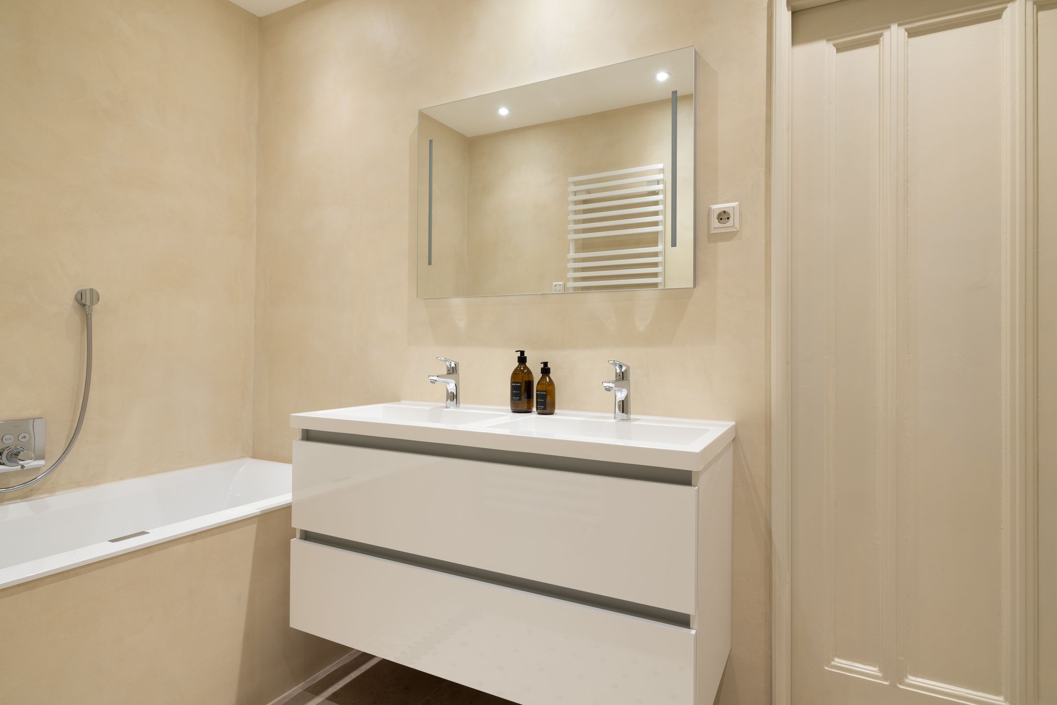 Foto 42 van Stadionweg 66