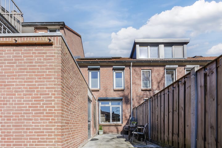 Foto 25 van Dijkstraat 44