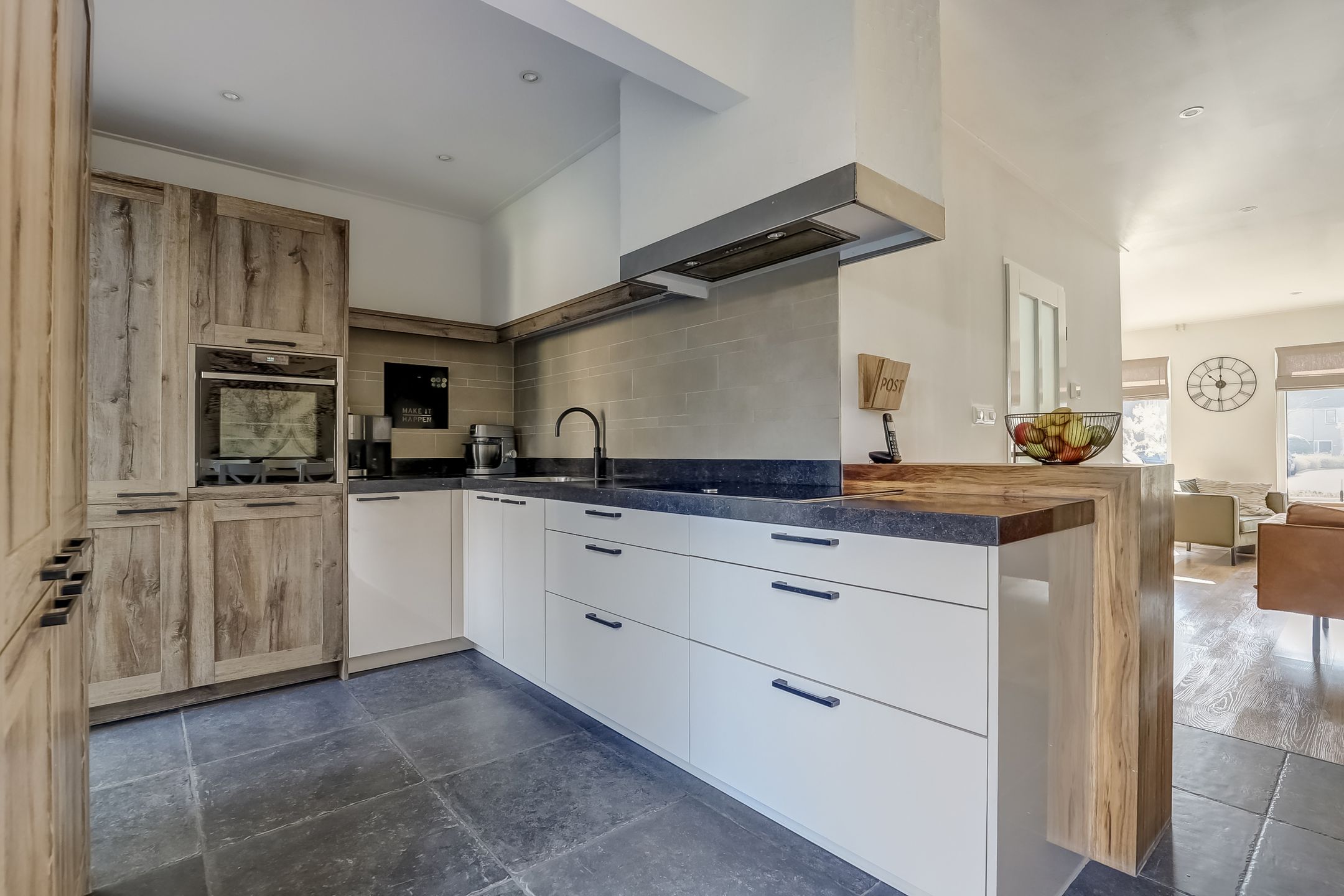 Photo 12 of Esdoornstraat 19