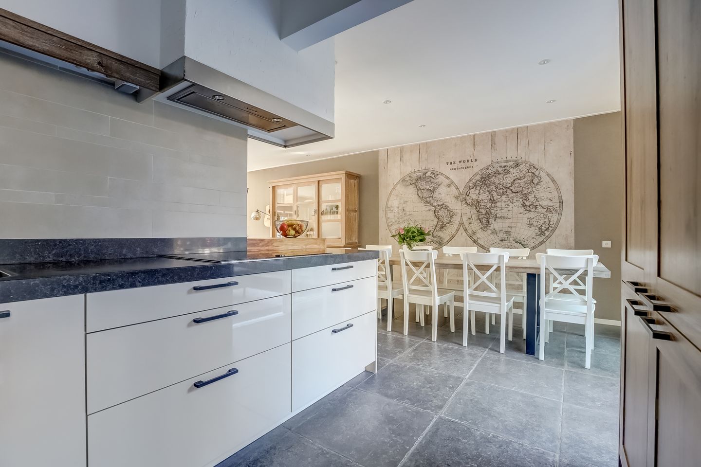 Photo 14 of Esdoornstraat 19