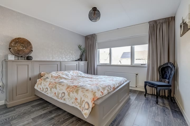 Foto 28 van Esdoornstraat 19