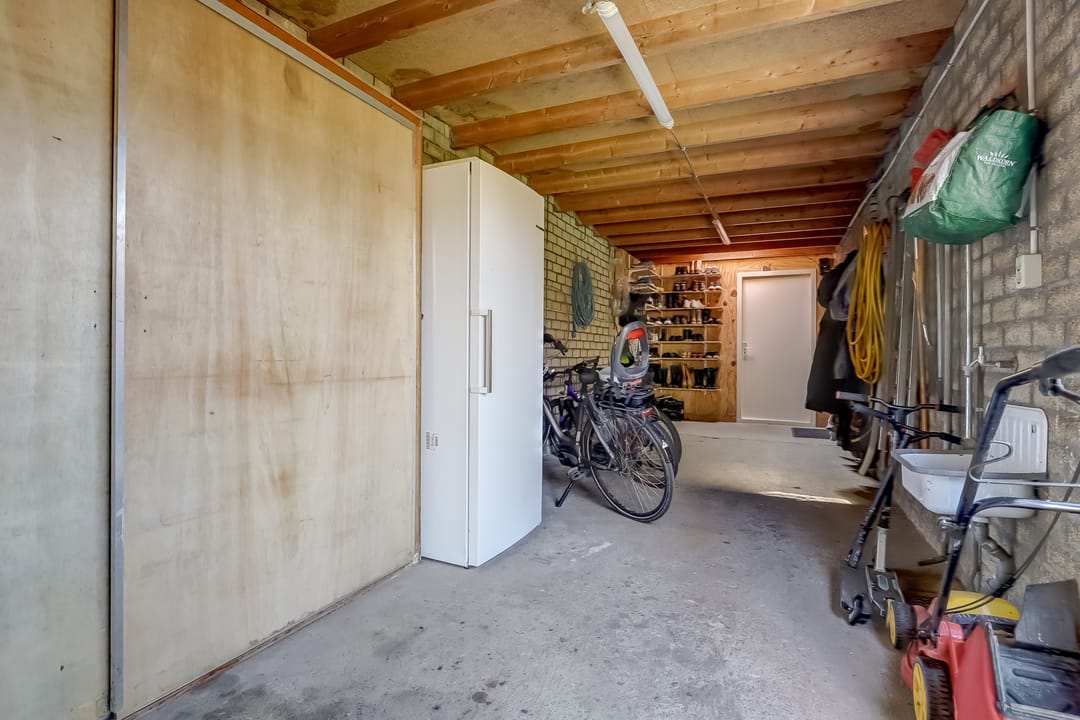 Photo 38 of Esdoornstraat 19