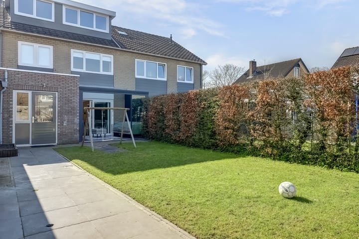 Foto 40 van Esdoornstraat 19