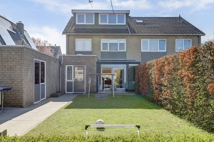 Foto 41 van Esdoornstraat 19