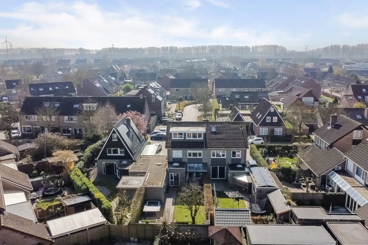 Foto 48 van Esdoornstraat 19